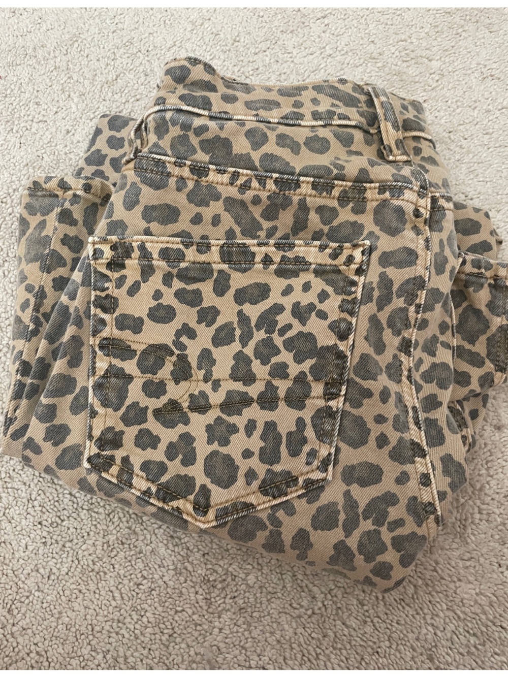 Like New American Eagle Outfitters Leopard Printed stovepipe strigid baggy jeans